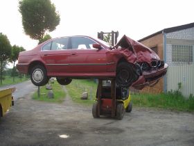 Auto Service Becker - Gabelstaplerverladung